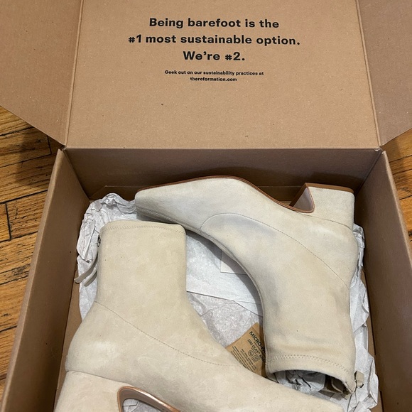 Reformation Suede Remington Stretch Ankle Boots in Fawn - NWT - Picture 6 of 9